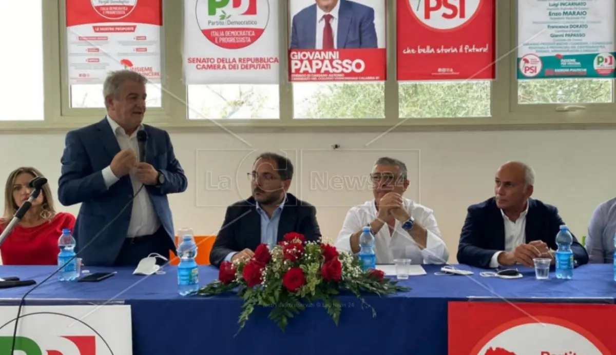 Il Psi apre la campagna elettorale a Cassano e rilancia i rigassificatori: «C’è bisogno di investire»