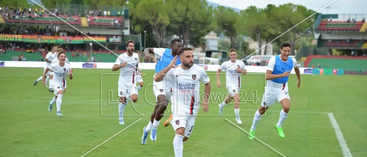 Il Cosenza riagguanta la Ternana nella ripresa grazie a una perla di Brignola
