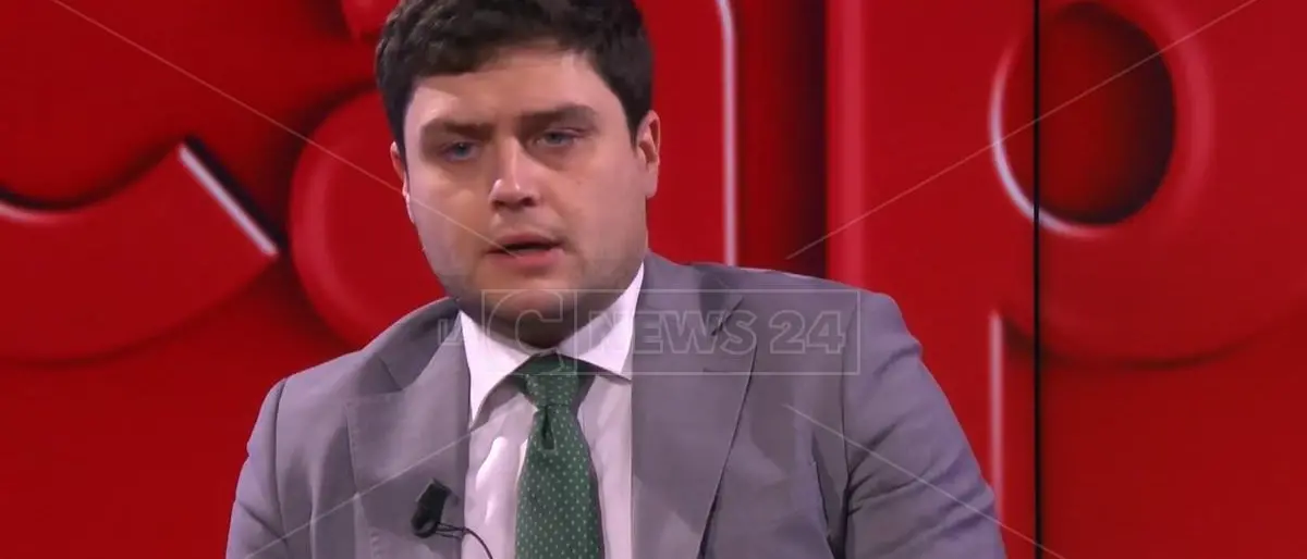 Arresti Cosenza, Melicchio (M5s) al prefetto: «Subito una commissione d’accesso a Rende»