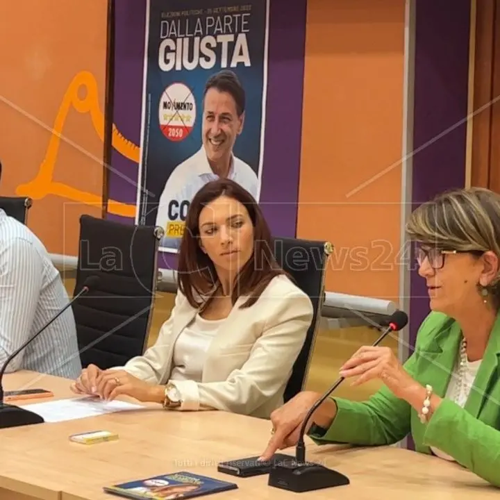 M5s, l’esordio di Vittoria Baldino a Paludi dove lancia l’allarme sull’astensionismo