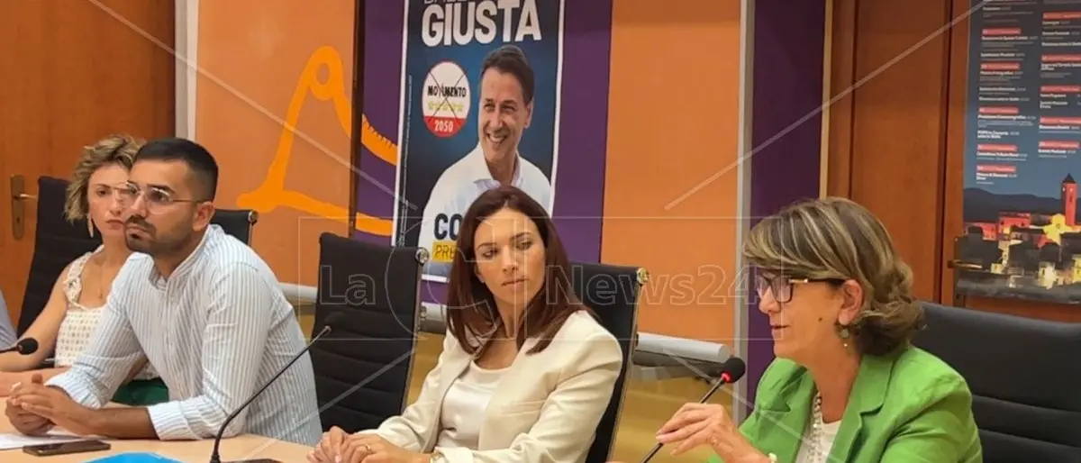 M5s, l’esordio di Vittoria Baldino a Paludi dove lancia l’allarme sull’astensionismo