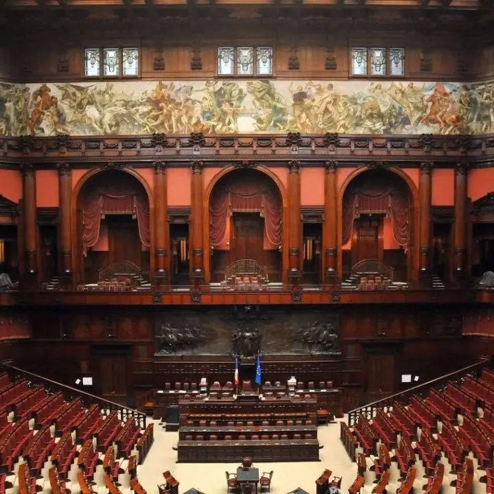 Parlamento cucito su misura dei partiti: la legge elettorale impedisce agli italiani di scegliere davvero