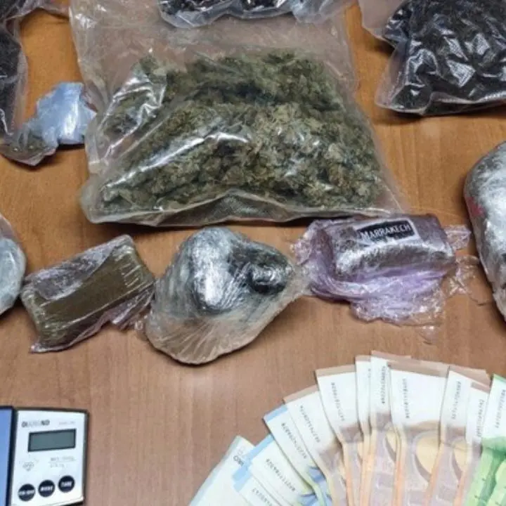 Detenzione e spaccio di droga, trovato con oltre 2 chili tra marijuana e hashish: arrestato 23enne