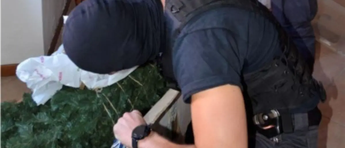 I conti in casa Flachi sui soldi da riscuotere per la droga, spunta il “libro mastro”: ecco le intercettazioni