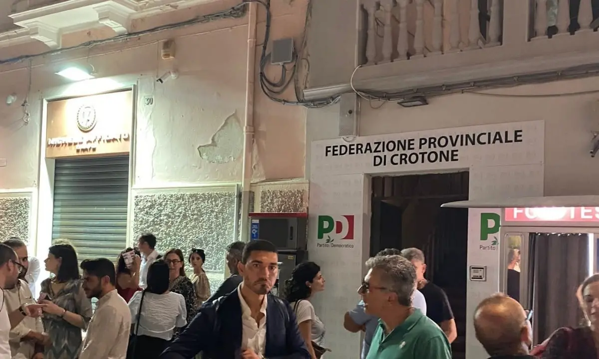 Pd Calabria, inaugurata la sede provinciale di Crotone. Irto: «Nuovo punto di riferimento per il territorio»