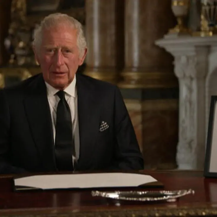 Il primo discorso di re Carlo alla nazione: «Vi servirò per tutta la mia vita»