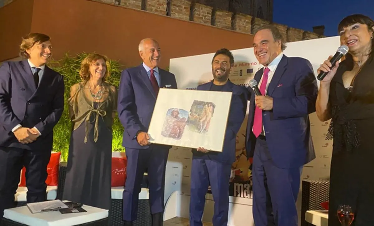 Al regista Oliver Stone il premio dedicato al grande artista calabrese Mimmo Rotella