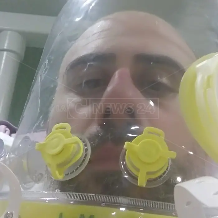 Covid Calabria, lo straziante racconto di Massimo: «Io sopravvissuto, i miei genitori morti»