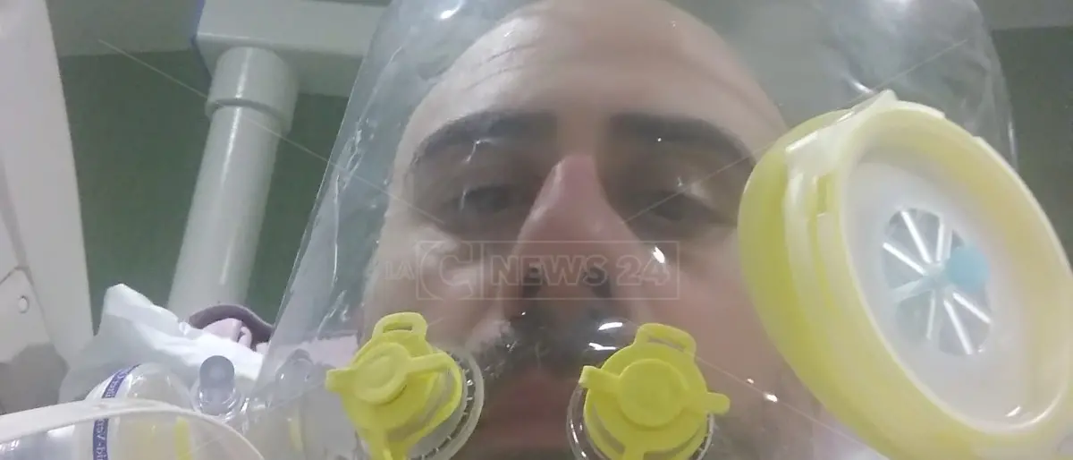 Covid Calabria, lo straziante racconto di Massimo: «Io sopravvissuto, i miei genitori morti»