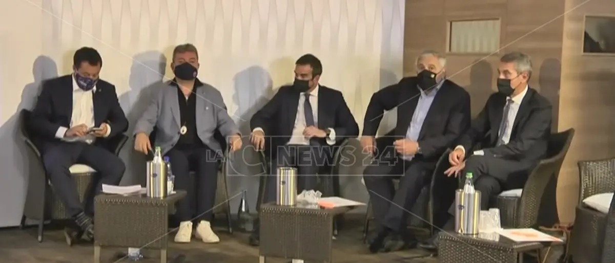 Elezioni Calabria: Berlusconi, Salvini e Meloni incoronano Roberto Occhiuto nel segno di Jole