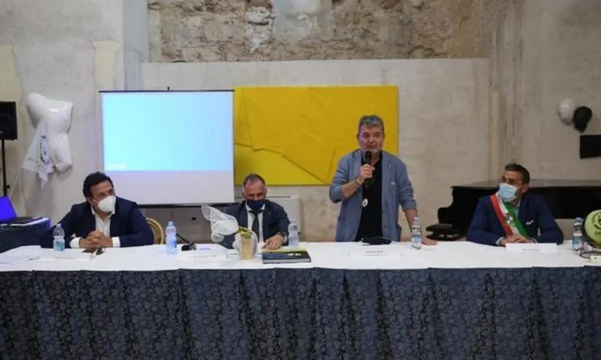 Spirlì insieme al ministro del Turismo Garavaglia a Tropea: «Sarà un’estate da record»