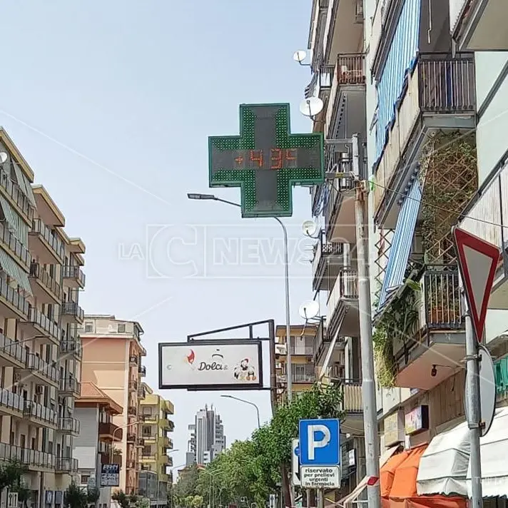 Caldo record in Calabria: ovunque temperature oltre i 40 gradi, Cosenza tocca i 44