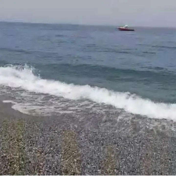 Fiumefreddo, 26enne esce per andare in spiaggia e scompare nel nulla: ricerche in corso -LIVE