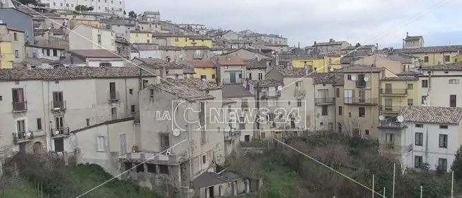 San Giovanni in Fiore, poca acqua per i cittadini: la sindaca dichiara guerra a Sorical