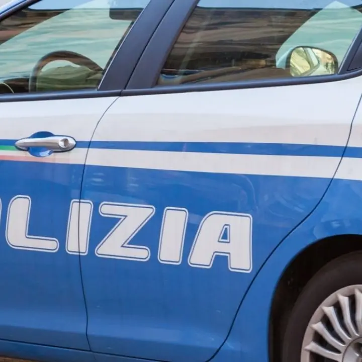 Catanzaro, in auto armati di pistola con caricatore inserito e matricola abrasa: tre arresti