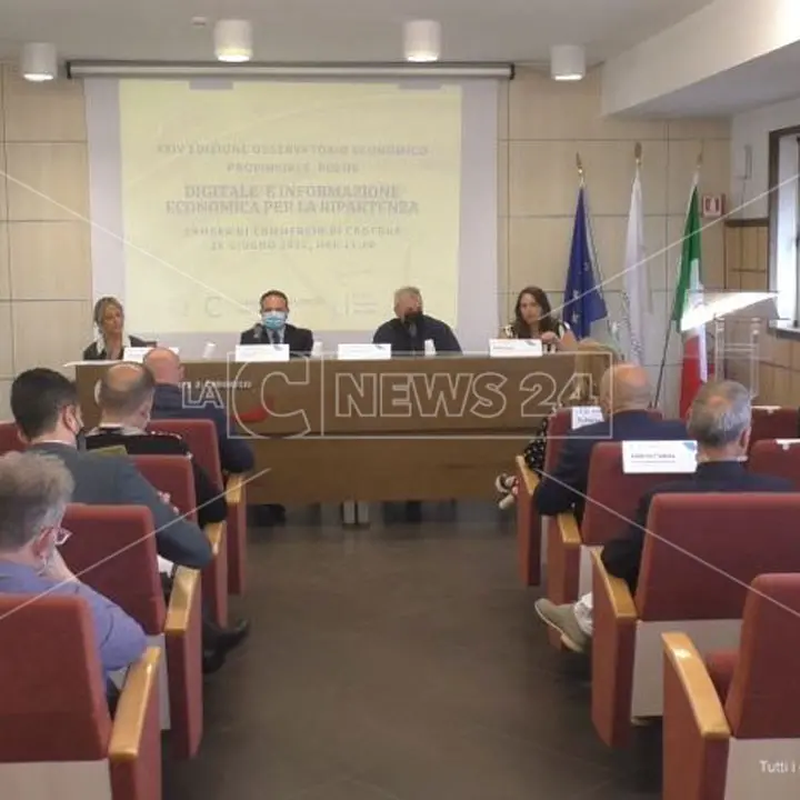 Crotonese, i dati della Camera di commercio: «Bene l’agroalimentare, strutture ricettive in calo»