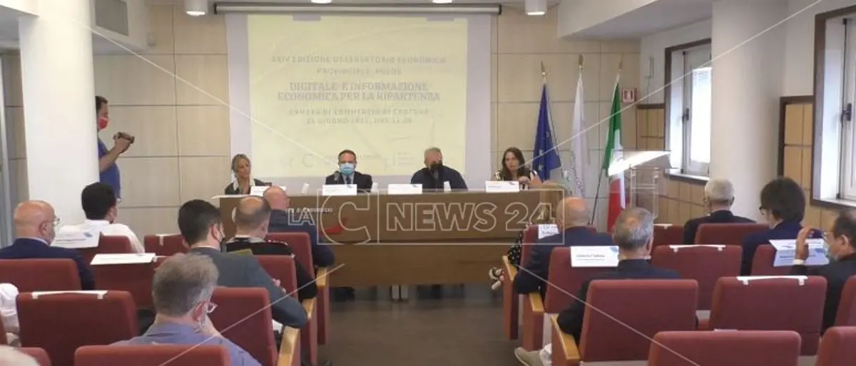 Crotonese, i dati della Camera di commercio: «Bene l’agroalimentare, strutture ricettive in calo»