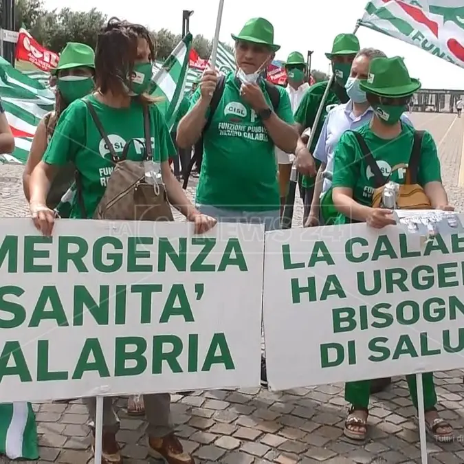 Indennità Covid ai sanitari, si infiamma la protesta dei sindacati ma Longo rassicura: «Liquidate entro il 10 luglio»