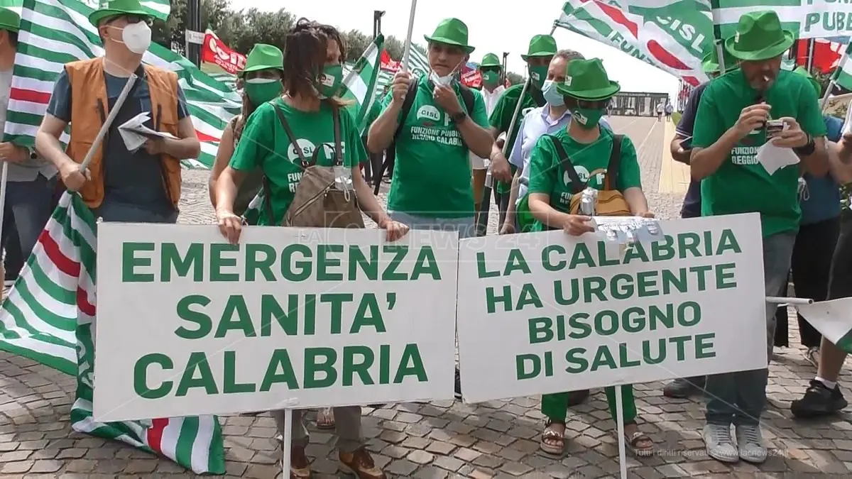 Indennità Covid ai sanitari, si infiamma la protesta dei sindacati ma Longo rassicura: «Liquidate entro il 10 luglio»