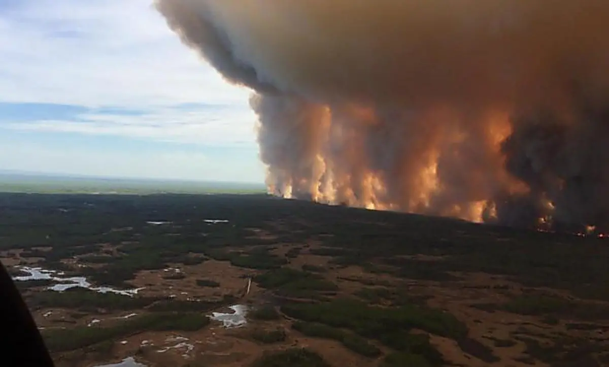 Caldo record in Canada, registrate 486 morti improvvise mentre un incendio devasta la città di Lytton