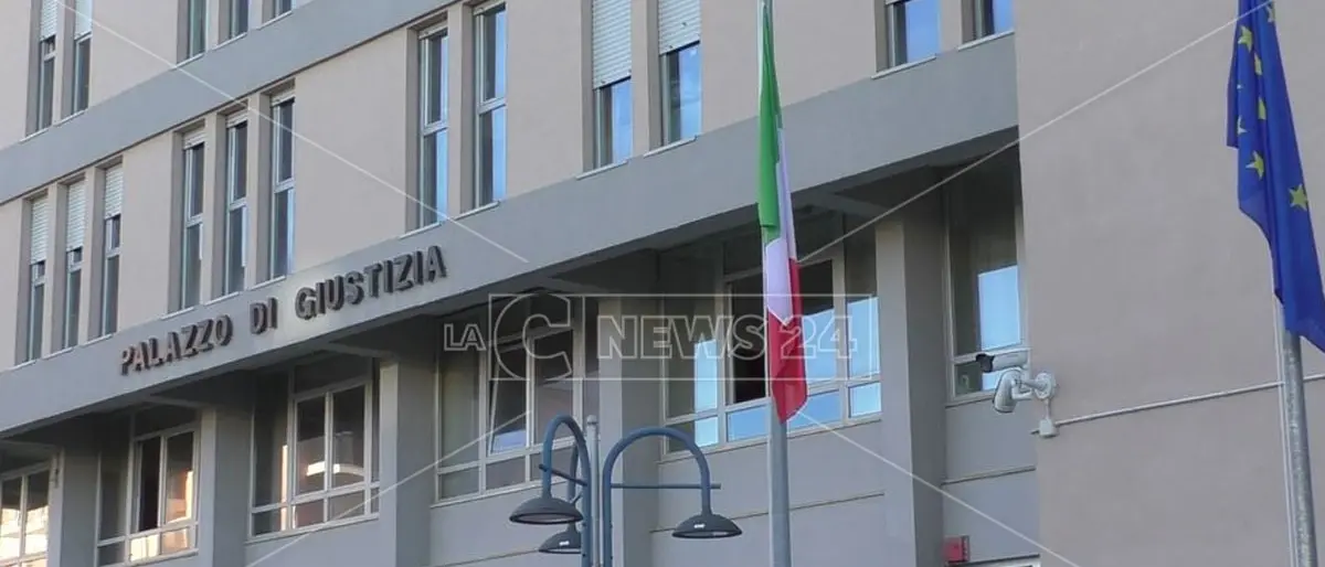 Crotone, Tribunale senza impianto di condizionamento: avvocati in stato di agitazione