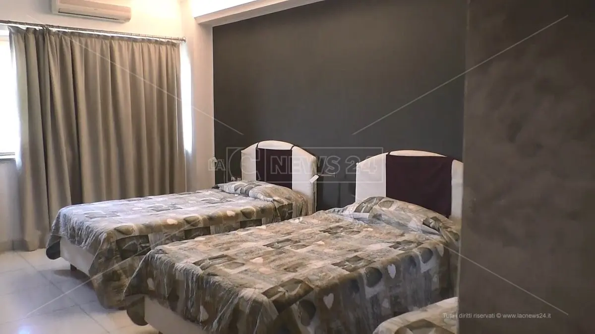 Covid hotel, in Calabria gli alberghi si ritirano: ne resta solo uno per l’emergenza sbarchi