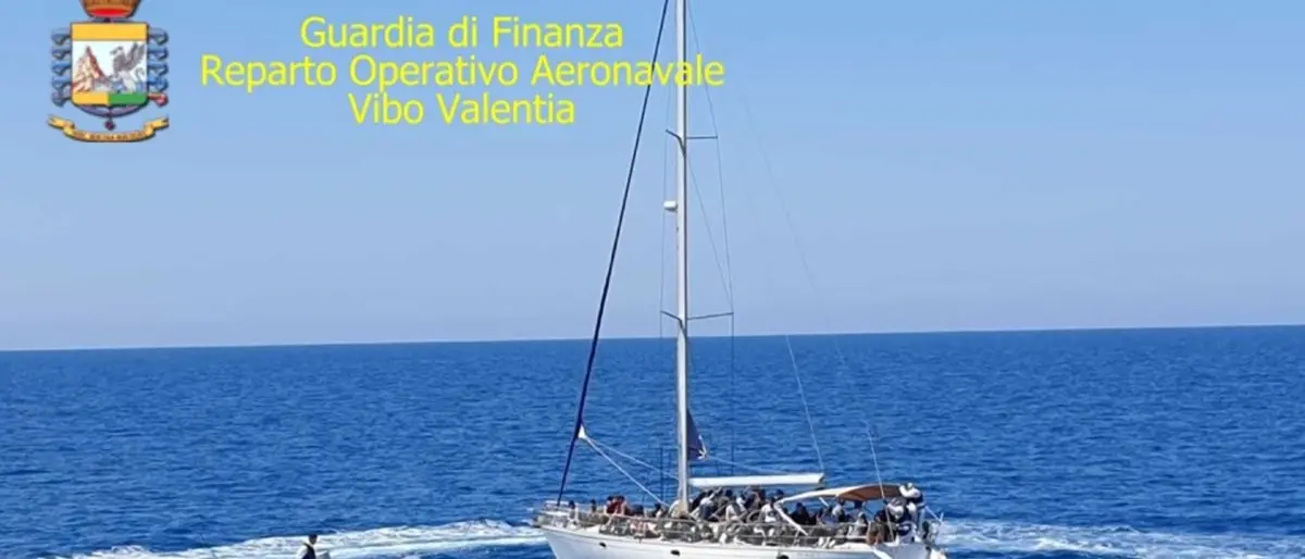 Sbarchi nel Crotonese, oltre 500 i migranti arrivati a giugno. Il centro Sant'Anna quasi pieno