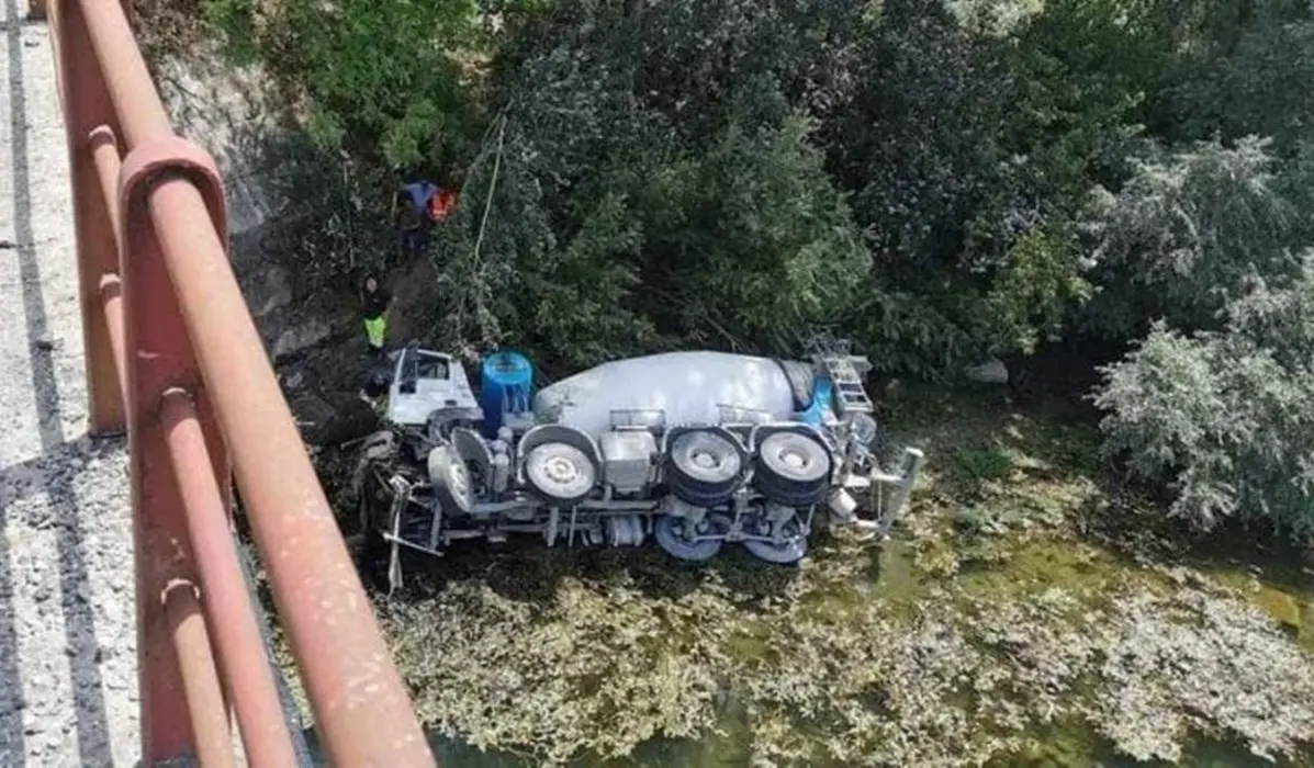 Precipita da un ponte con la betoniera, muore 44enne di San Giovanni in Fiore