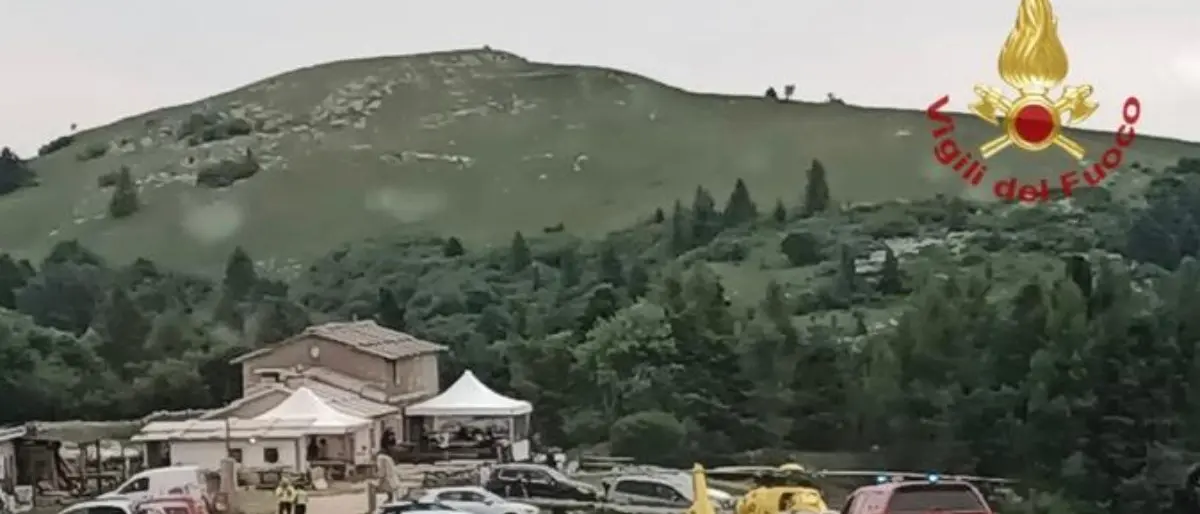 Crolla il tetto di una vecchia ghiacciaia mentre giocano: morti 2 bambini nel Veronese