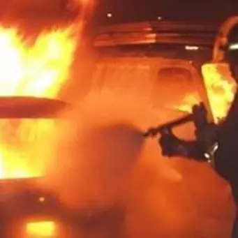 Incendiarono l'auto di un ex assessore di Cortale: dopo quattro anni ci sono due indagati
