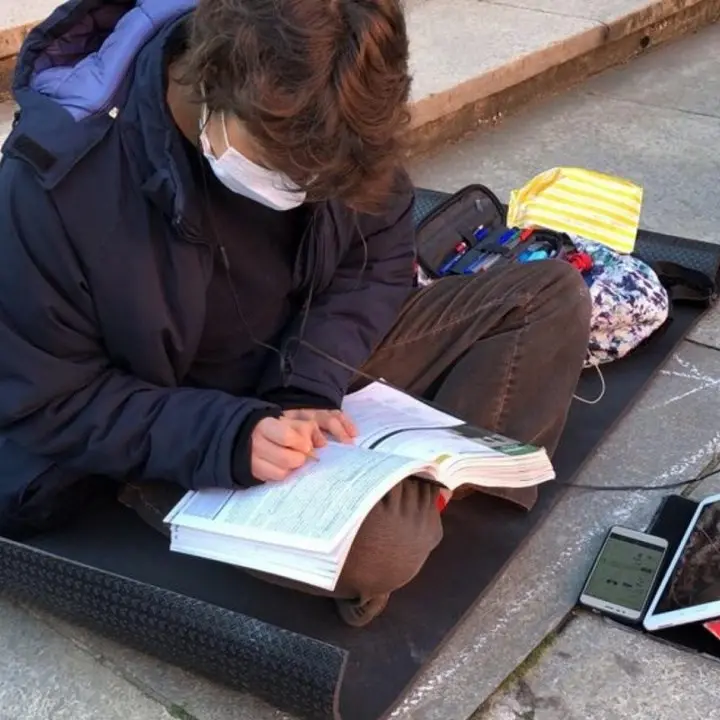 Scuola, torna l'ipotesi Dad a settembre ma il ministro non ci sta: «In classe senza se e senza ma»