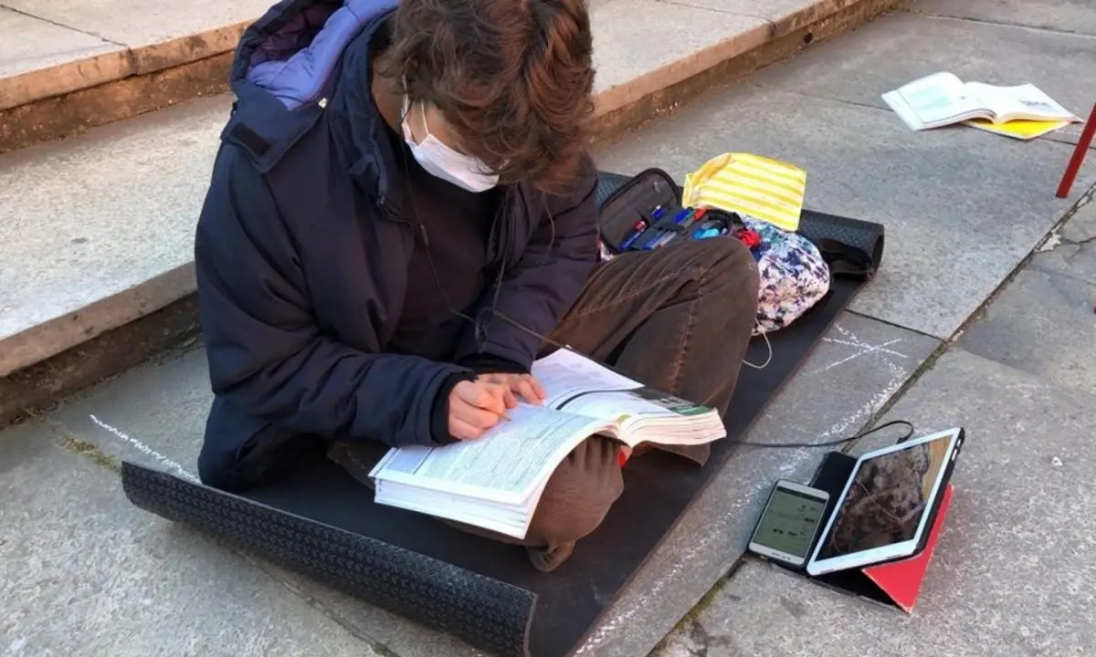 Scuola, torna l'ipotesi Dad a settembre ma il ministro non ci sta: «In classe senza se e senza ma»