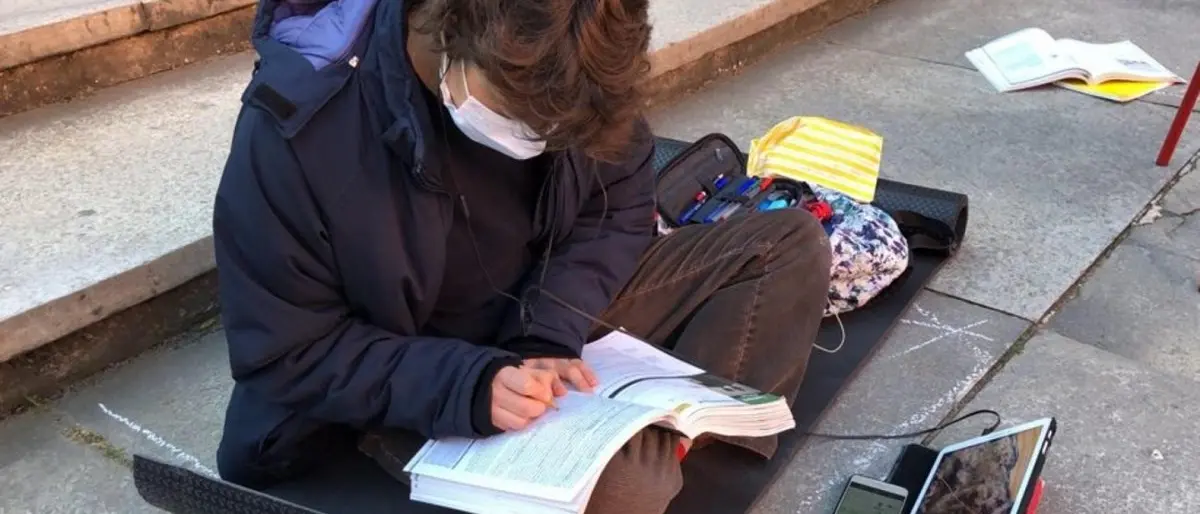 Scuola, torna l'ipotesi Dad a settembre ma il ministro non ci sta: «In classe senza se e senza ma»