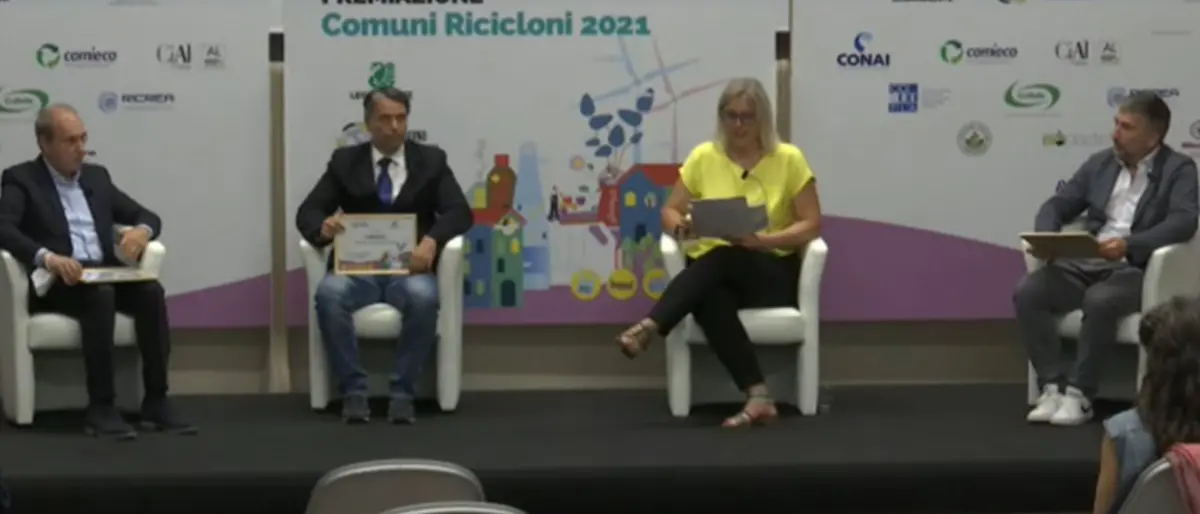 Rifiuti, nel dossier di Legambiente solo 7 comuni della Calabria tra i virtuosi