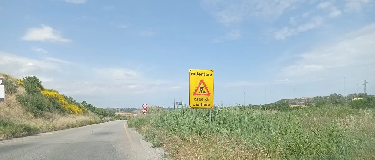 Strada Cosenza-Sibari, nel 2011 l’annuncio di Oliverio: 10 anni dopo è un cantiere aperto