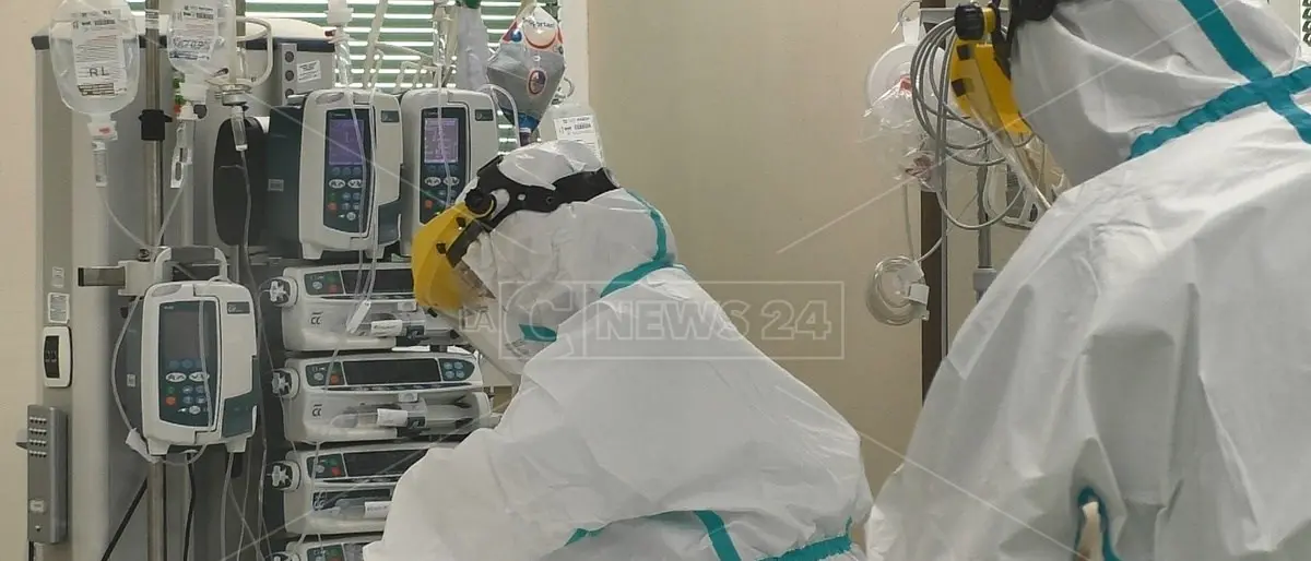 Covid Calabria, contagi in lieve crescita: 54 casi e un morto nel bollettino regionale