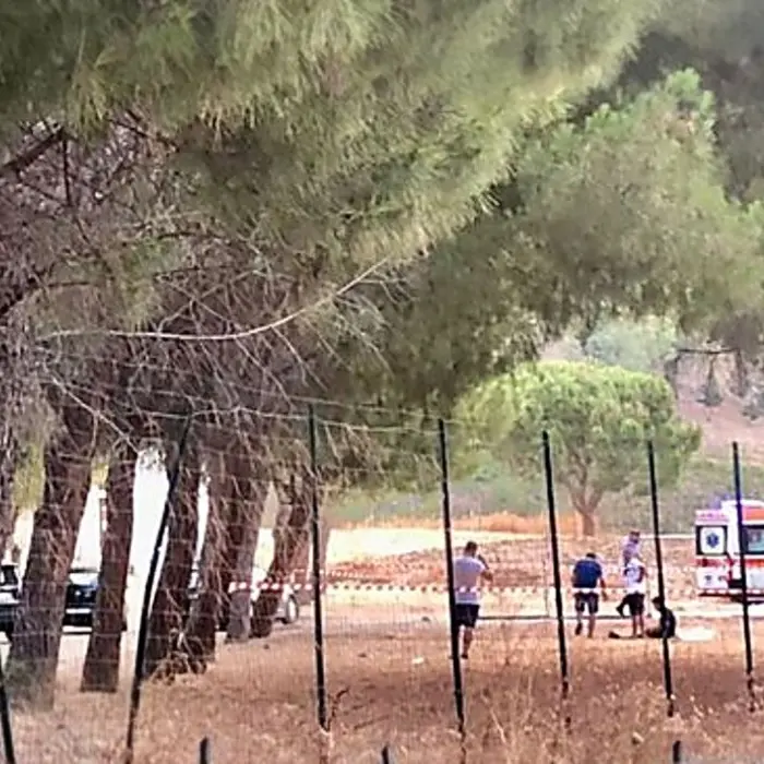 Gli cade la porta in testa mentre gioca a calcio: muore bambino nel Palermitano