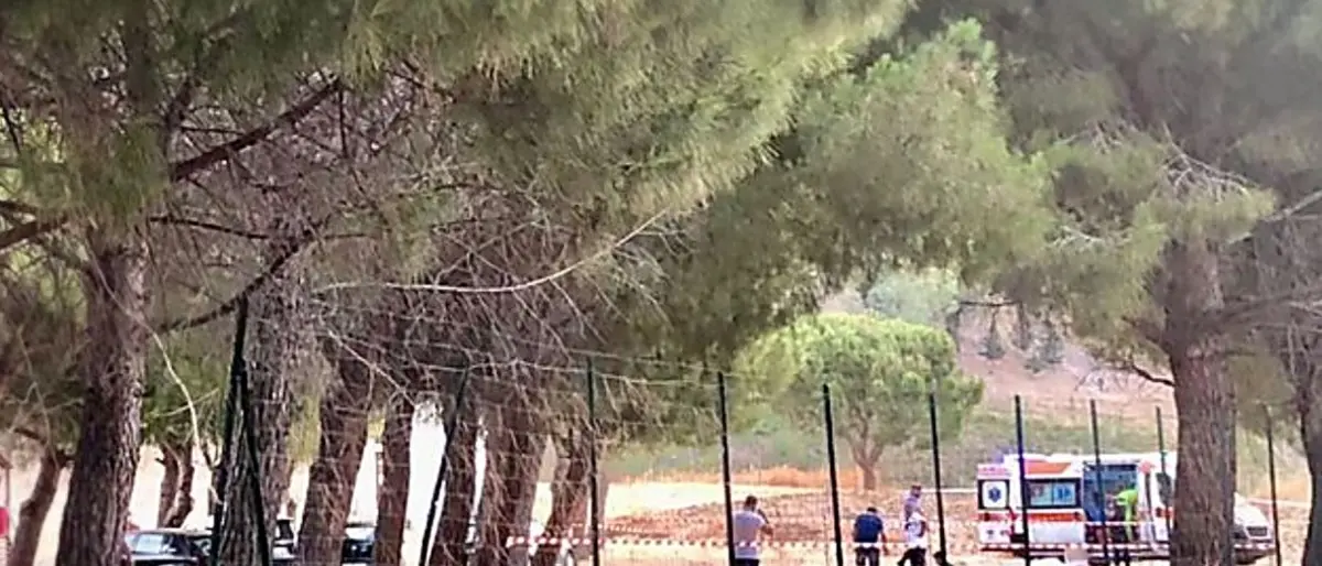 Gli cade la porta in testa mentre gioca a calcio: muore bambino nel Palermitano