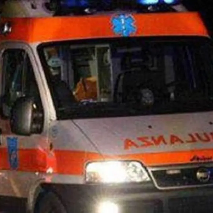 Incidente sulla 106 nella Locride: anziano travolto e ucciso da un'auto mentre attraversa la strada