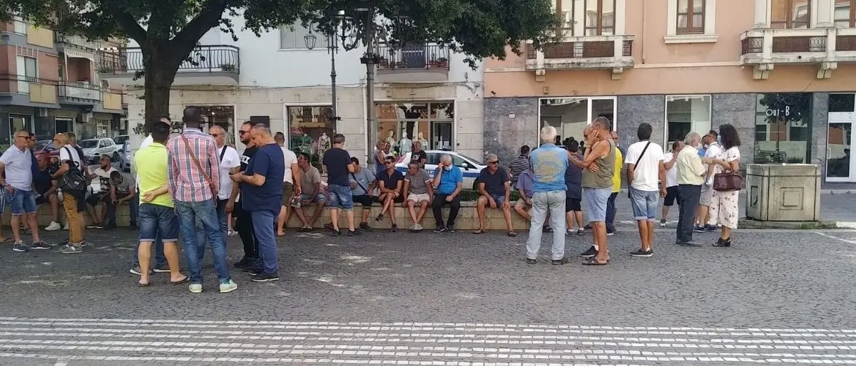 Crotone, pescatori tornano al Comune per gli indennizzi di Eni: vertice con il sindaco