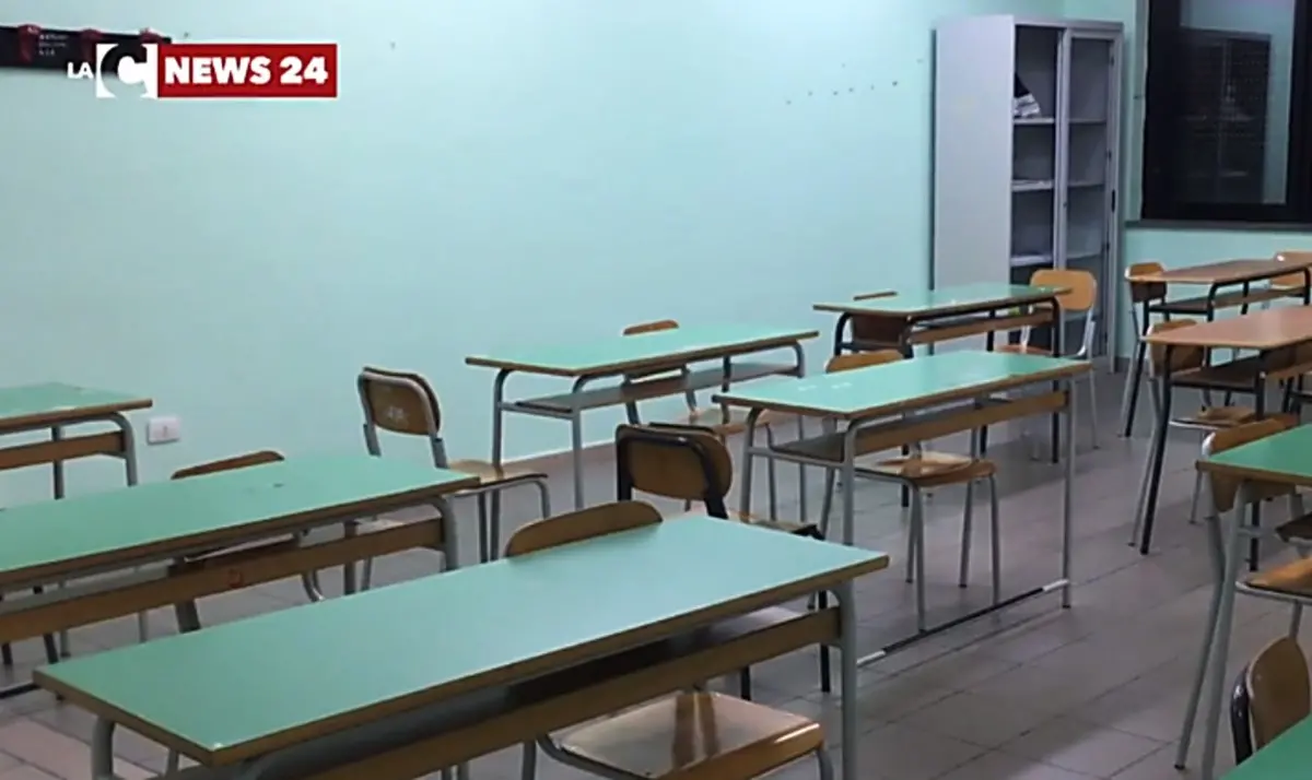 Lamezia, la scuola Perri non perderà i fondi per i lavori anti-sismici: prorogati i termini