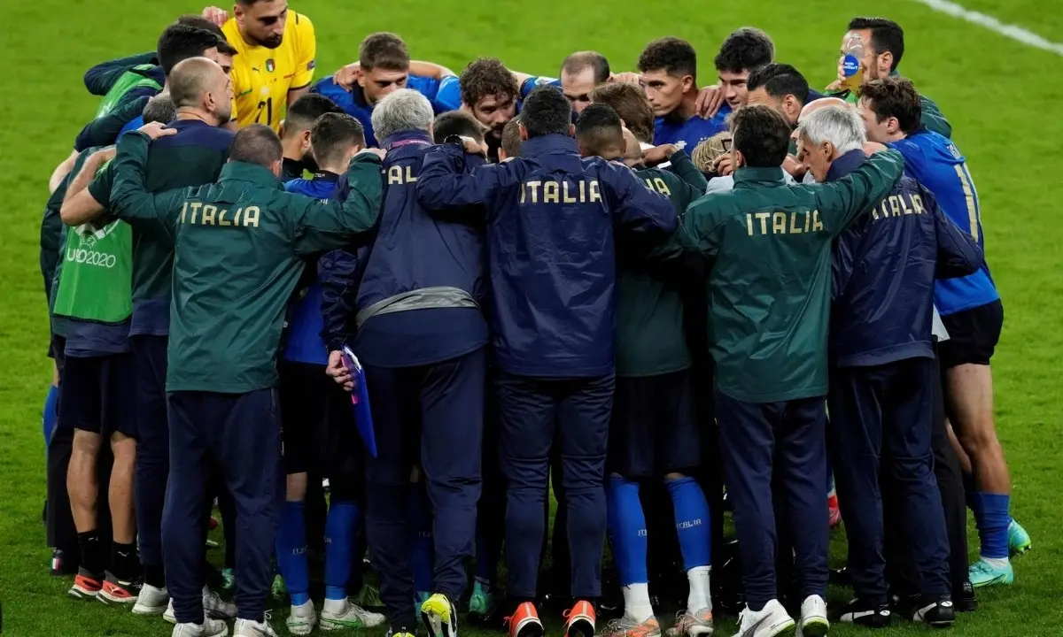 Euro 2020, allarme Covid a Coverciano: positivi tre giornalisti al seguito degli azzurri