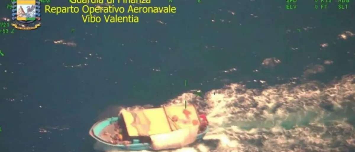 Nuovo sbarco in Calabria, 78 migranti intercettati su un peschereccio al largo di Melito