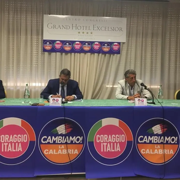 Elezioni regionali, da Reggio la sfida di Toti per la Calabria: «Centrodestra unito ma partiamo dai programmi»