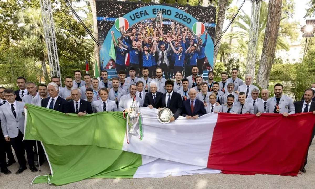 Italia campione d'Europa, gli azzurri al Quirinale da Mattarella: «Ci avete reso felici»