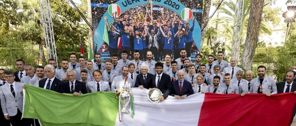Italia campione d'Europa, gli azzurri al Quirinale da Mattarella: «Ci avete reso felici»