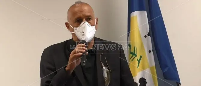 Rifiuti Cosenza, De Caprio risponde a Manna: «Regione attiva di fronte all'inerzia dell'Ato»