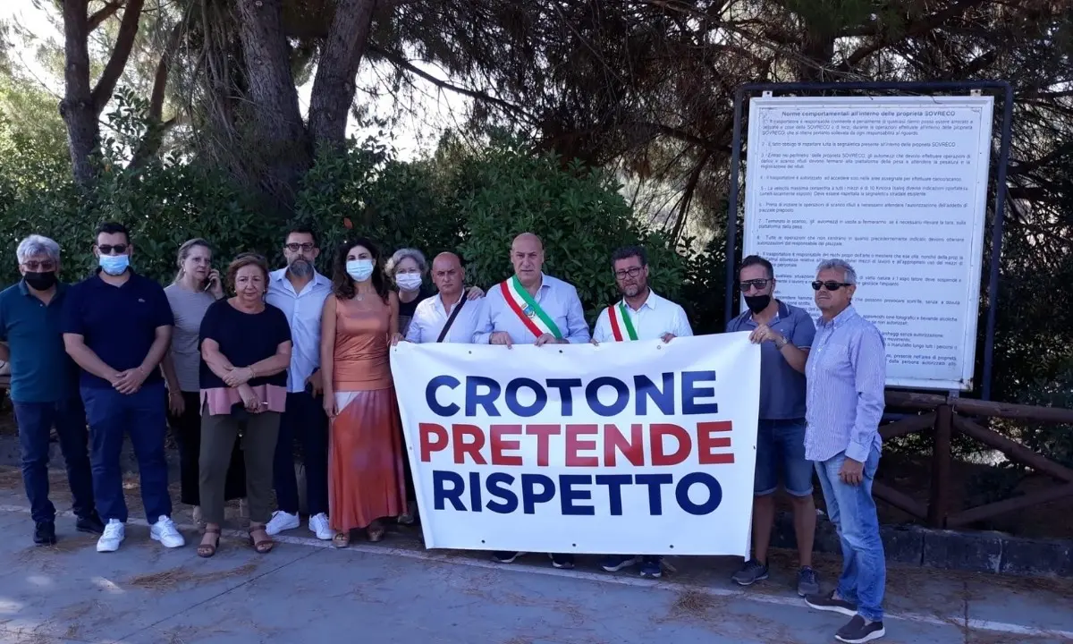 Rifiuti a Crotone, il sindaco Voce contro l'ordinanza regionale: «Non siamo pattumiera della Calabria»