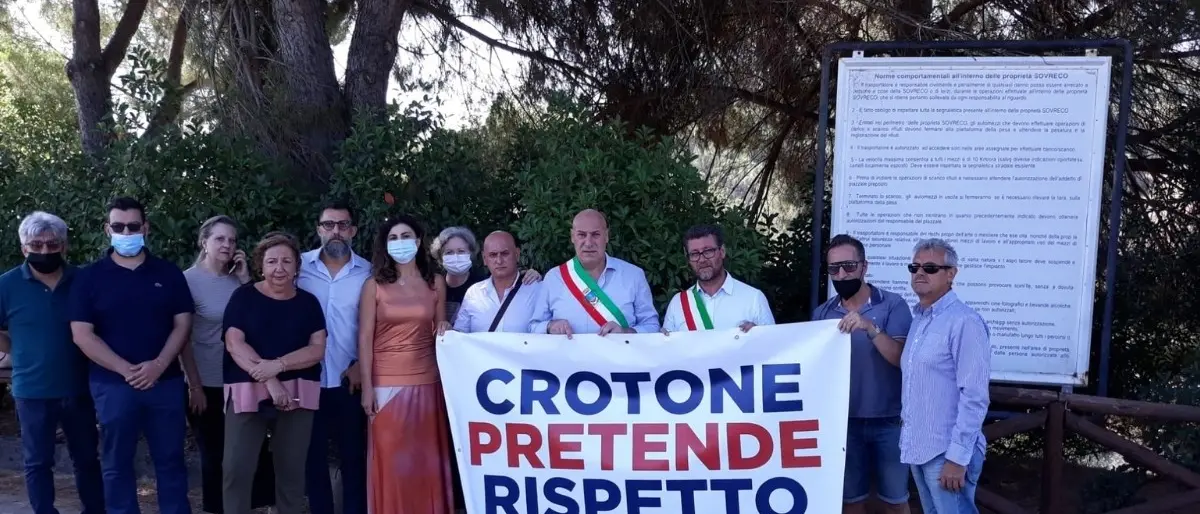 Rifiuti a Crotone, il sindaco Voce contro l'ordinanza regionale: «Non siamo pattumiera della Calabria»