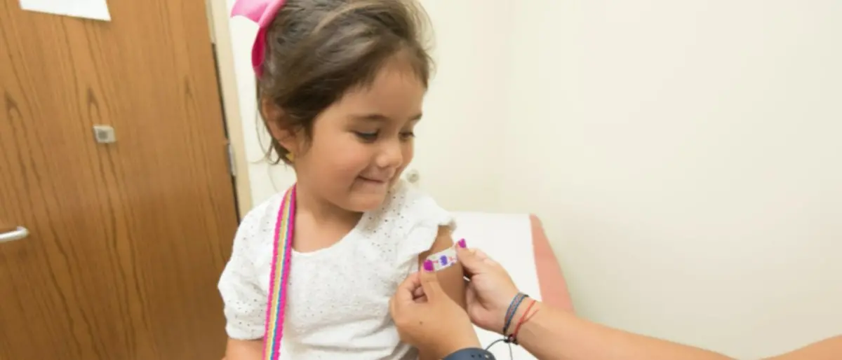 Vaccini a bimbi in ritardo per via del Covid, l'allarme dell'Oms: «Rischio catastrofe»